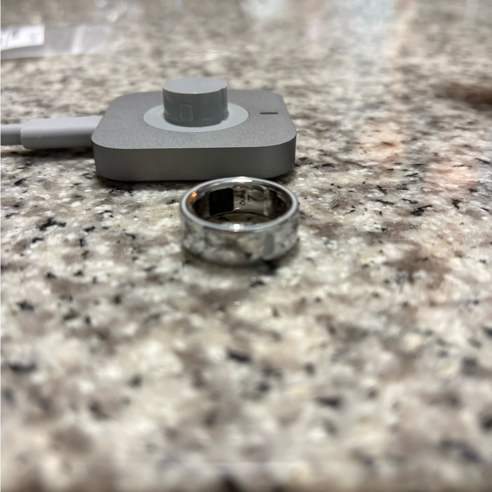 Silver Oura Ring - Picture 4 of 6